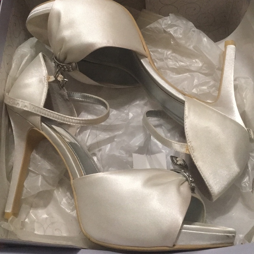 White Satin Pump